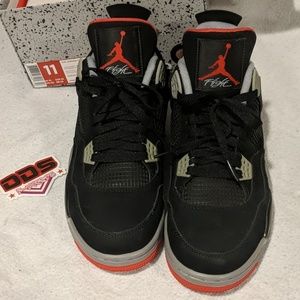 2012 Jordan retro 4 men's size 11 - worn lightly